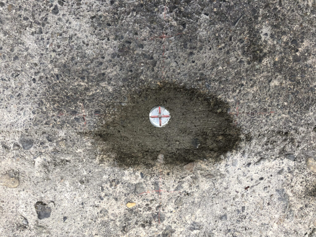 境界を示す杭とは？境界杭について知っておきたいことを徹底解説！